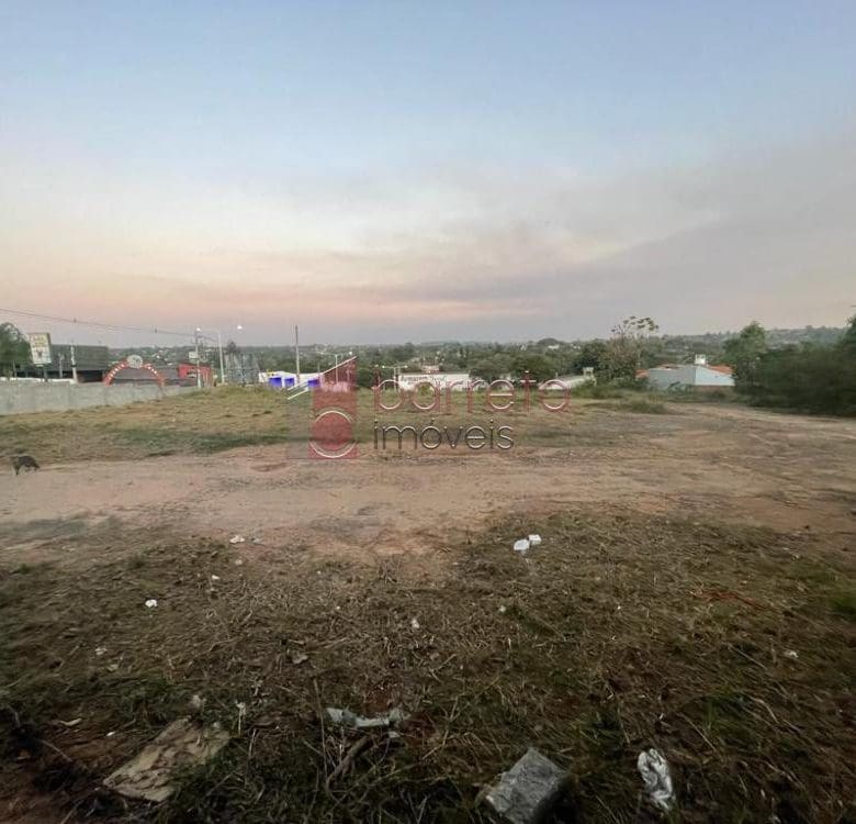TERRENO A VENDA DE ESQUINA NA CIDADE DE INDAIATUBA