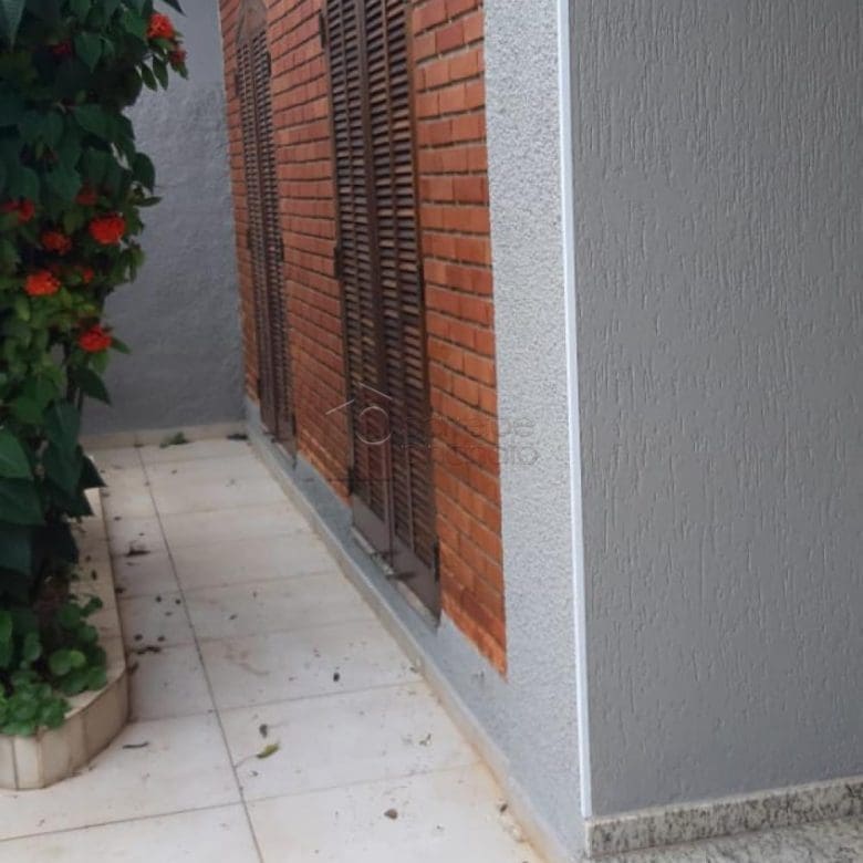 SOBRADO RESIDENCIAL E COMERCIAL PARA VENDA NO JARDIM CICA – JUNDIAÍ/SP