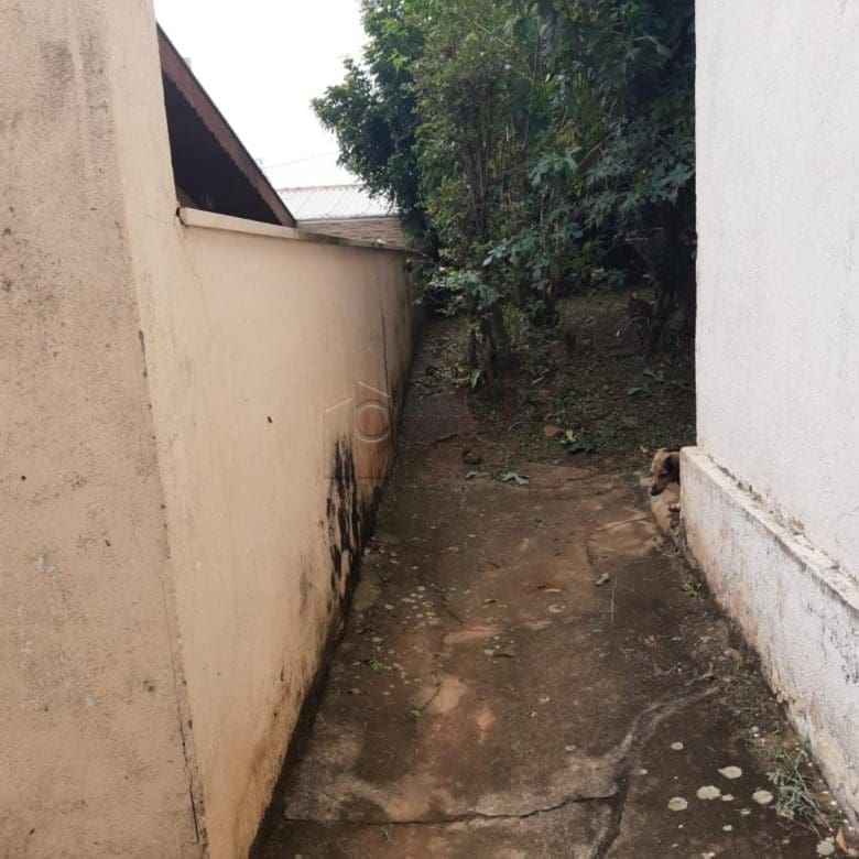 TERRENO COM CASA ANTIGA À VENDA NO JARDIM SANTA TERESA – JUNDIAÍ/SP