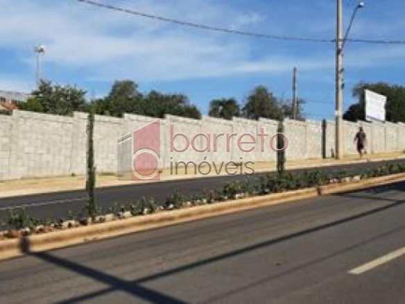 TERRENO A VENDA DE ESQUINA NA CIDADE DE INDAIATUBA