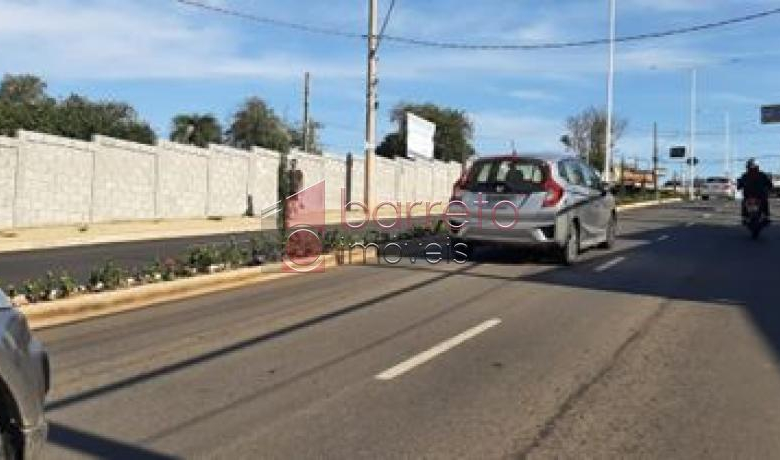 TERRENO A VENDA DE ESQUINA NA CIDADE DE INDAIATUBA