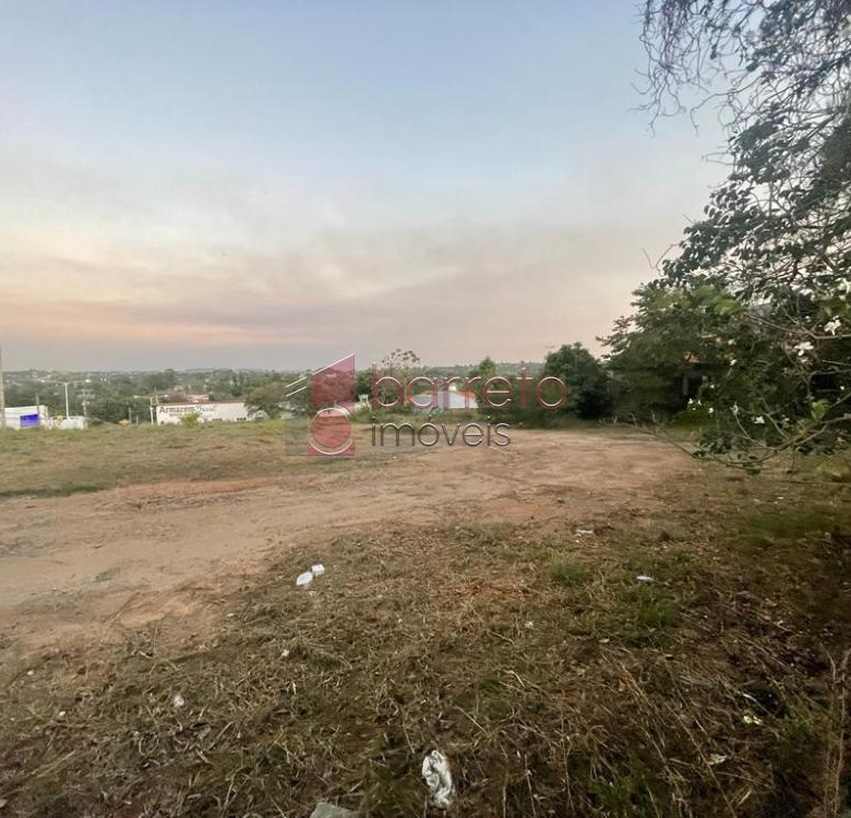 TERRENO A VENDA DE ESQUINA NA CIDADE DE INDAIATUBA