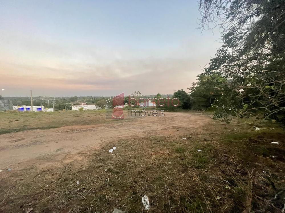TERRENO A VENDA DE ESQUINA NA CIDADE DE INDAIATUBA