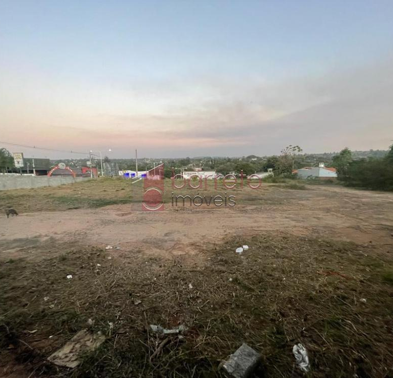 TERRENO A VENDA DE ESQUINA NA CIDADE DE INDAIATUBA
