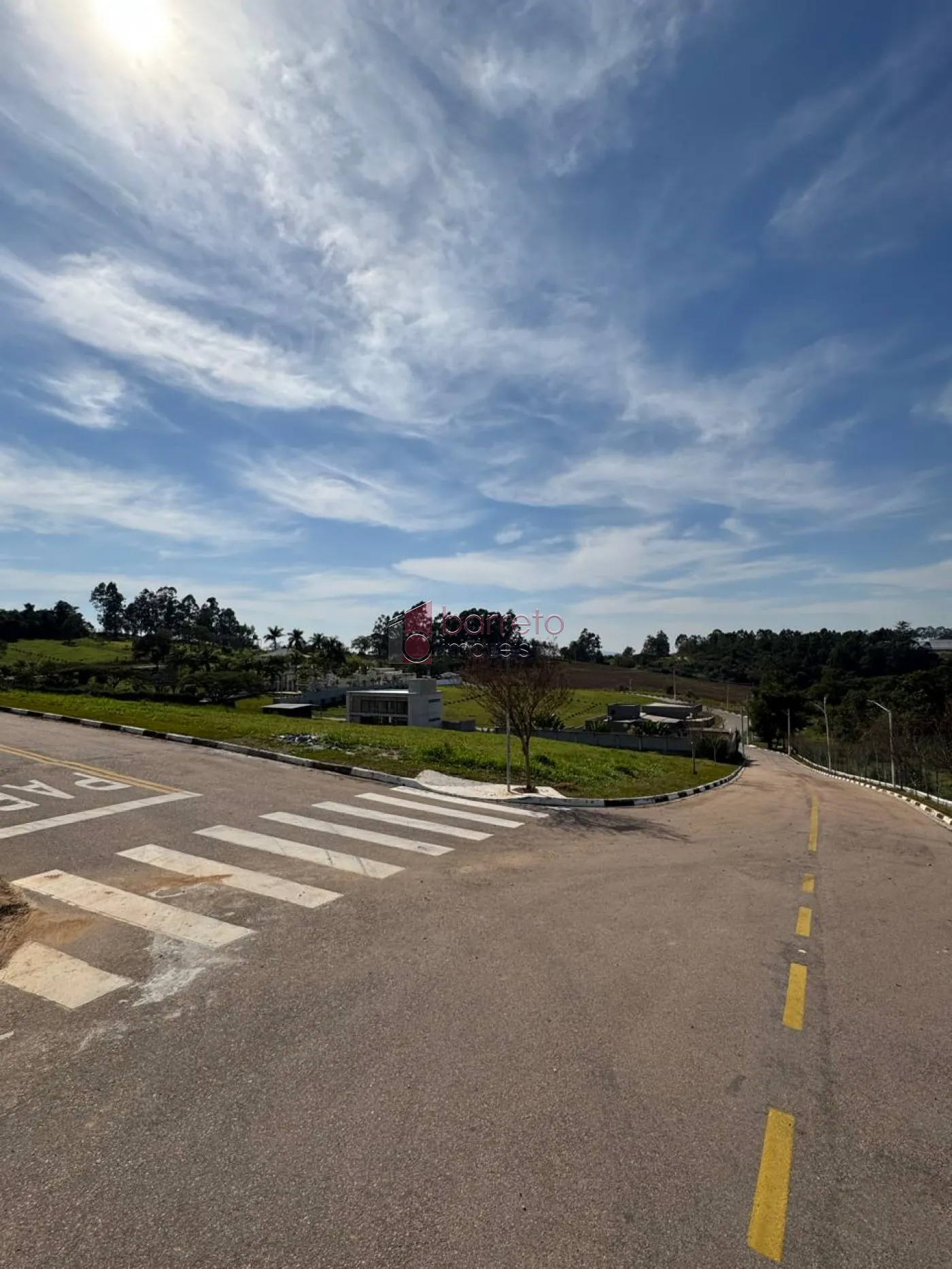 LINDO TERRENO À VENDA NO CONDOMÍNIO SOLAR DOS BANDEIRANTES EM ITUPEVA/SP