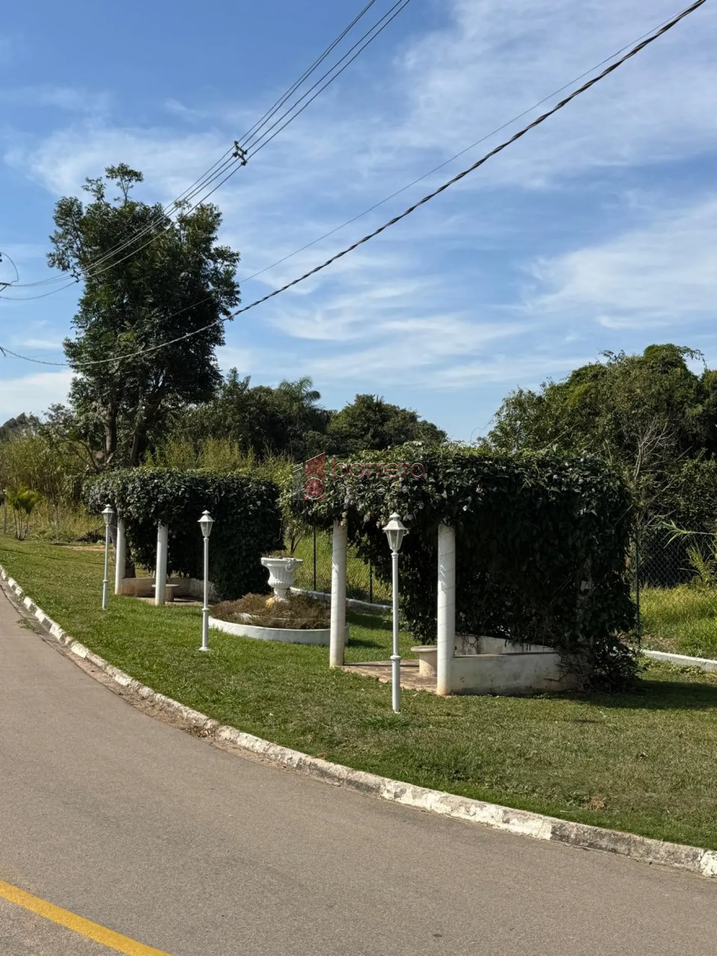 LINDO TERRENO À VENDA NO CONDOMÍNIO SOLAR DOS BANDEIRANTES EM ITUPEVA/SP