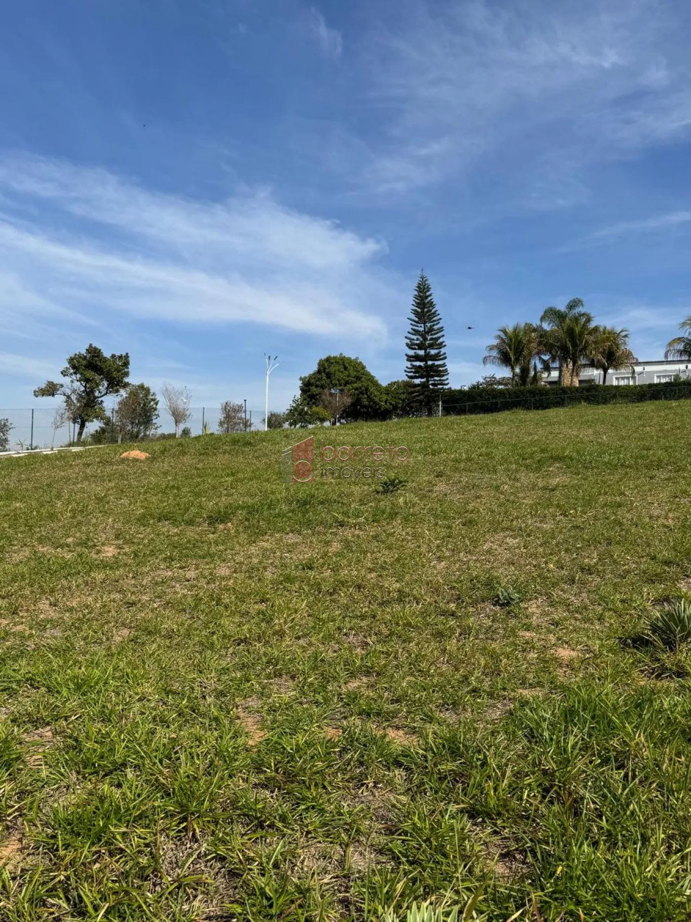 LINDO TERRENO À VENDA NO CONDOMÍNIO SOLAR DOS BANDEIRANTES EM ITUPEVA/SP