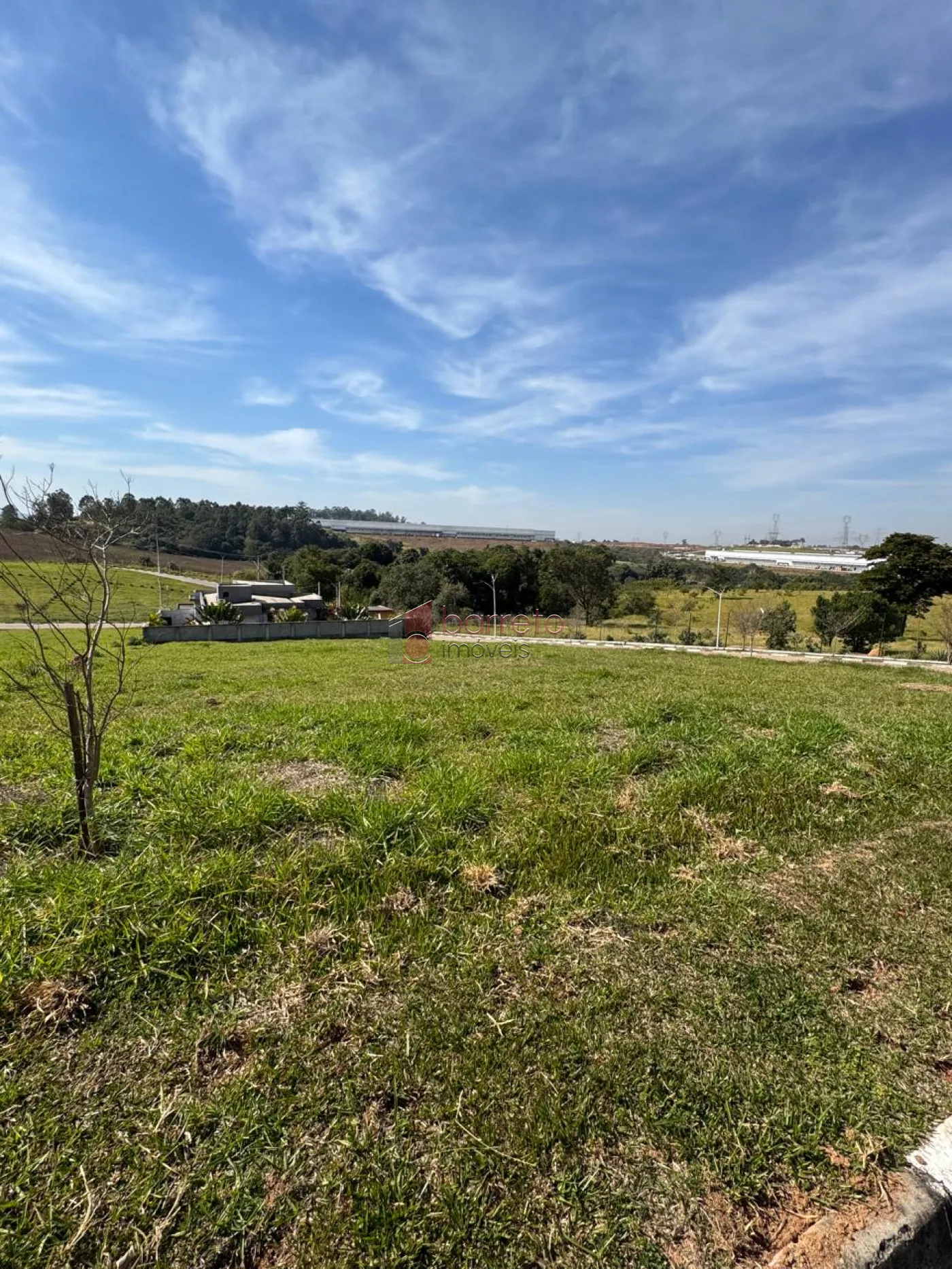LINDO TERRENO À VENDA NO CONDOMÍNIO SOLAR DOS BANDEIRANTES EM ITUPEVA/SP