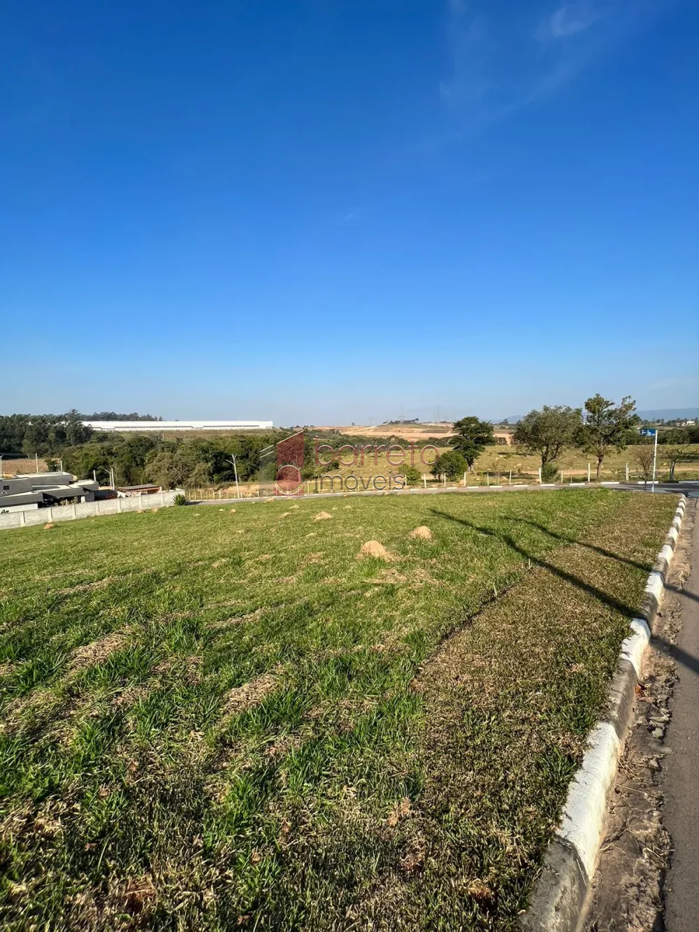 LINDO TERRENO À VENDA NO CONDOMÍNIO SOLAR DOS BANDEIRANTES EM ITUPEVA/SP