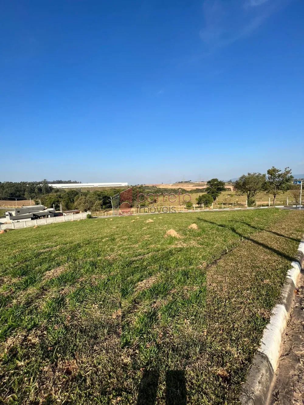LINDO TERRENO À VENDA NO CONDOMÍNIO SOLAR DOS BANDEIRANTES EM ITUPEVA/SP