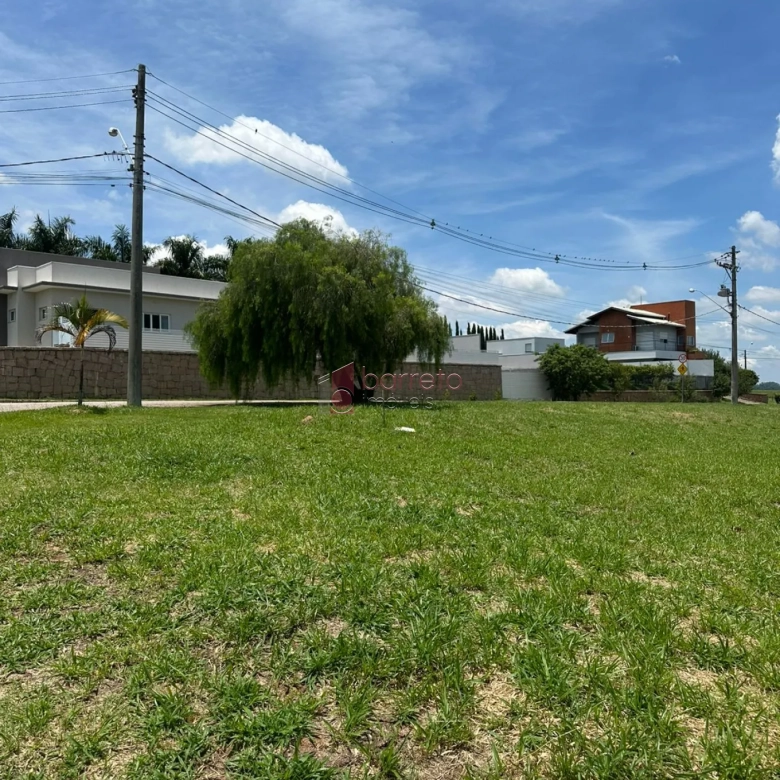 TERRENO AMPLO À VENDA NO CONDOMÍNIO RESIDENCIAL MONTES CLAROS EM ITUPEVA/SP