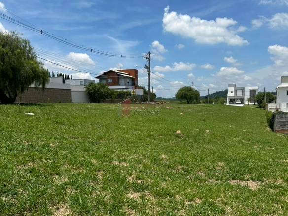 TERRENO AMPLO À VENDA NO CONDOMÍNIO RESIDENCIAL MONTES CLAROS EM ITUPEVA/SP