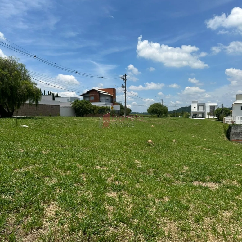 TERRENO AMPLO À VENDA NO CONDOMÍNIO RESIDENCIAL MONTES CLAROS EM ITUPEVA/SP