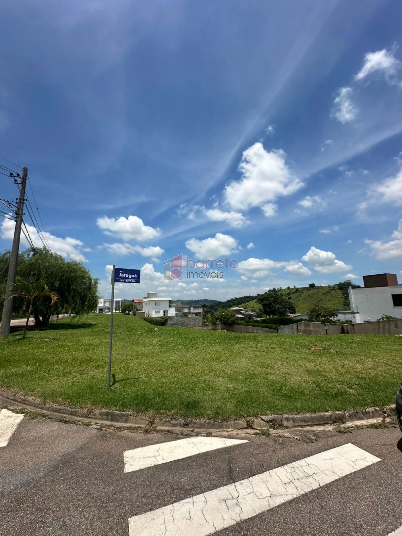 TERRENO AMPLO À VENDA NO CONDOMÍNIO RESIDENCIAL MONTES CLAROS EM ITUPEVA/SP