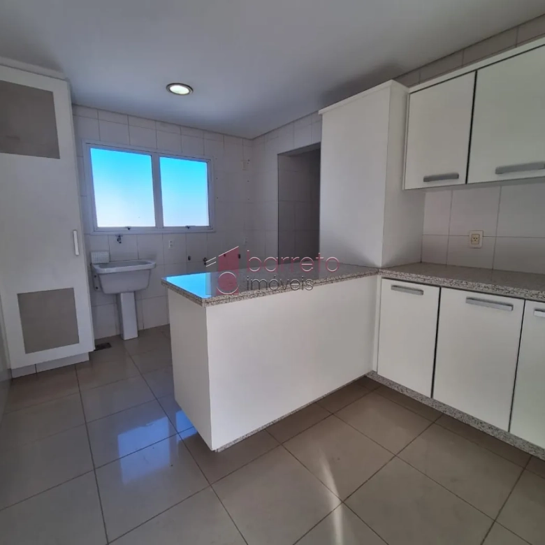 COBERTURA ESTILO DUPLEX PARA VENDA E LOCAÇÃO NO CONDOMÍNIO MAISON CLASSIC – JUNDIAÍ/SP