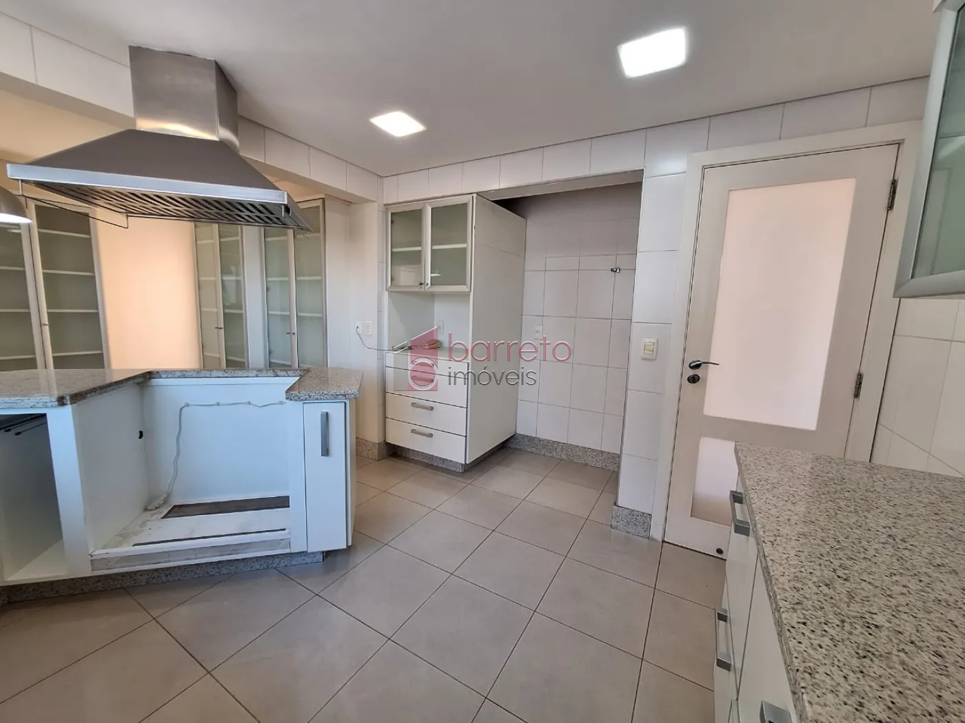 COBERTURA ESTILO DUPLEX PARA VENDA E LOCAÇÃO NO CONDOMÍNIO MAISON CLASSIC – JUNDIAÍ/SP
