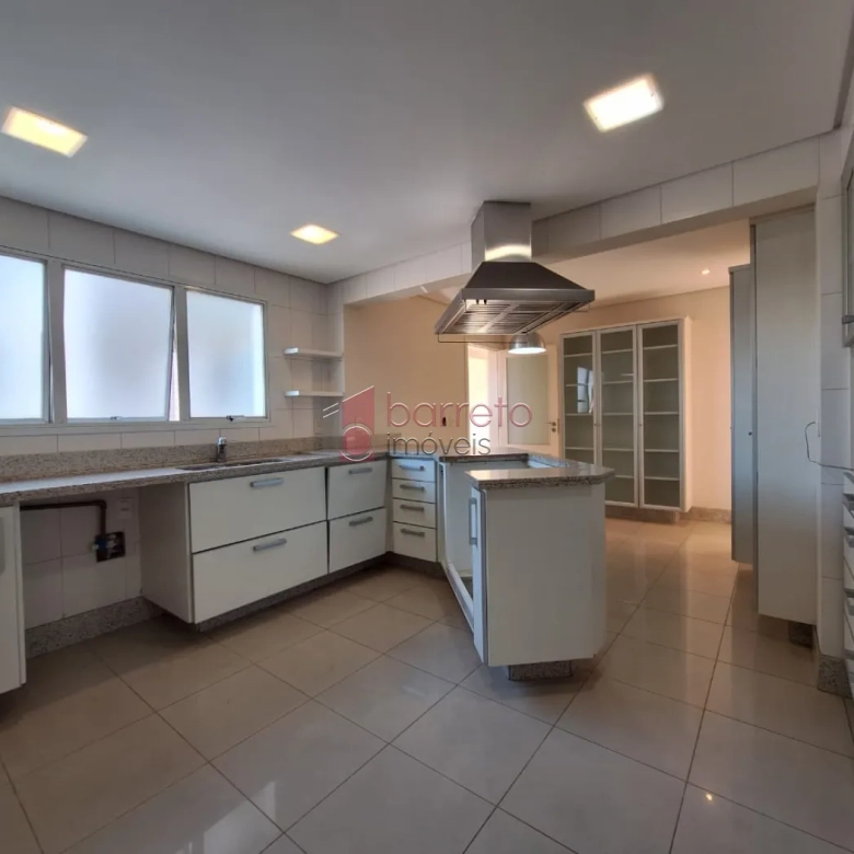 COBERTURA ESTILO DUPLEX PARA VENDA E LOCAÇÃO NO CONDOMÍNIO MAISON CLASSIC – JUNDIAÍ/SP