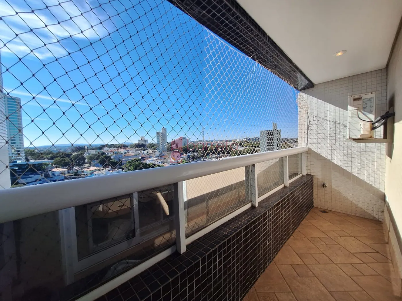 COBERTURA ESTILO DUPLEX PARA VENDA E LOCAÇÃO NO CONDOMÍNIO MAISON CLASSIC – JUNDIAÍ/SP
