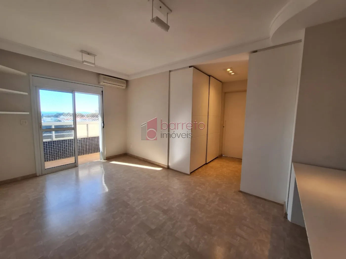 COBERTURA ESTILO DUPLEX PARA VENDA E LOCAÇÃO NO CONDOMÍNIO MAISON CLASSIC – JUNDIAÍ/SP
