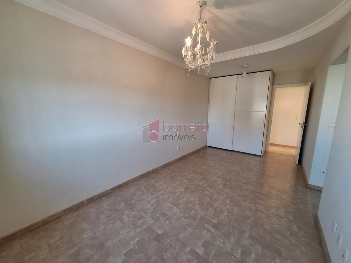 COBERTURA ESTILO DUPLEX PARA VENDA E LOCAÇÃO NO CONDOMÍNIO MAISON CLASSIC – JUNDIAÍ/SP