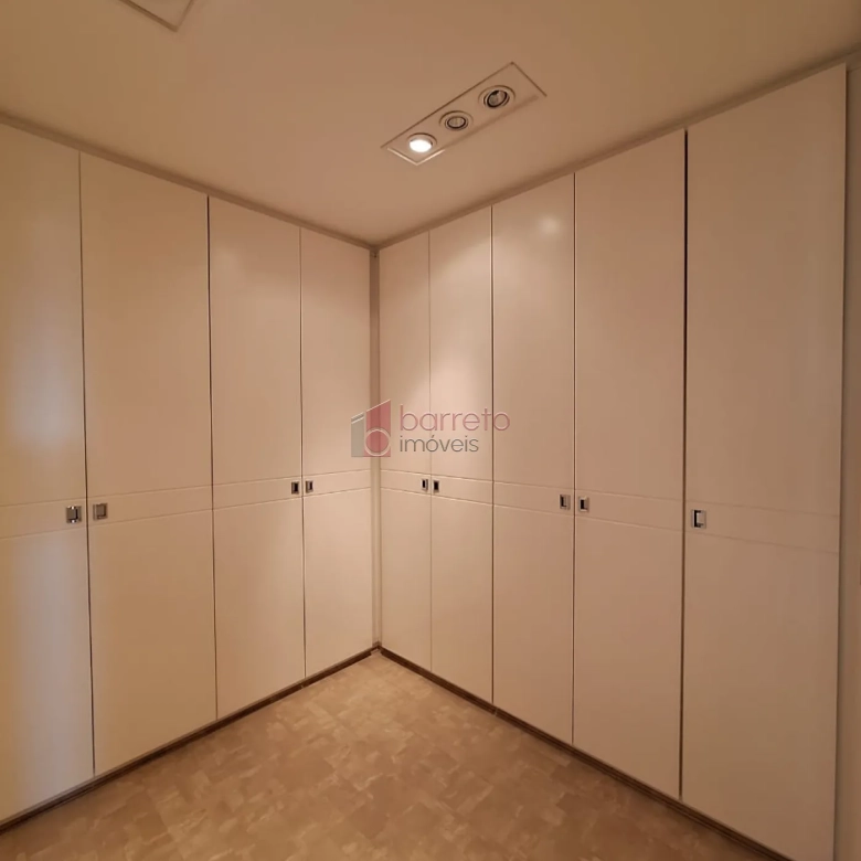 COBERTURA ESTILO DUPLEX PARA VENDA E LOCAÇÃO NO CONDOMÍNIO MAISON CLASSIC – JUNDIAÍ/SP