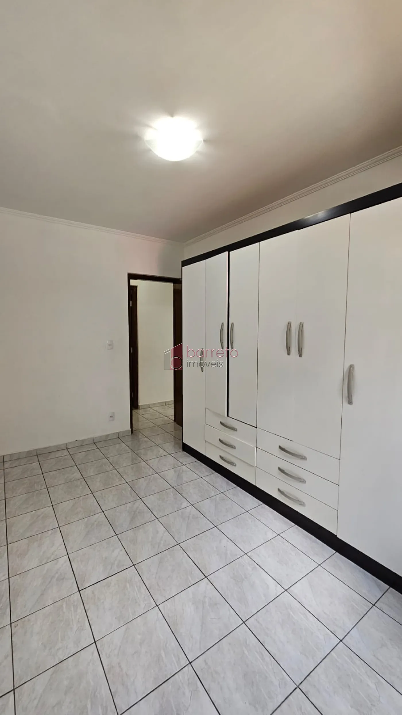 APARTAMENTO À VENDA NO EDIFÍCIO BRASIL – JUNDIAÍ/SP