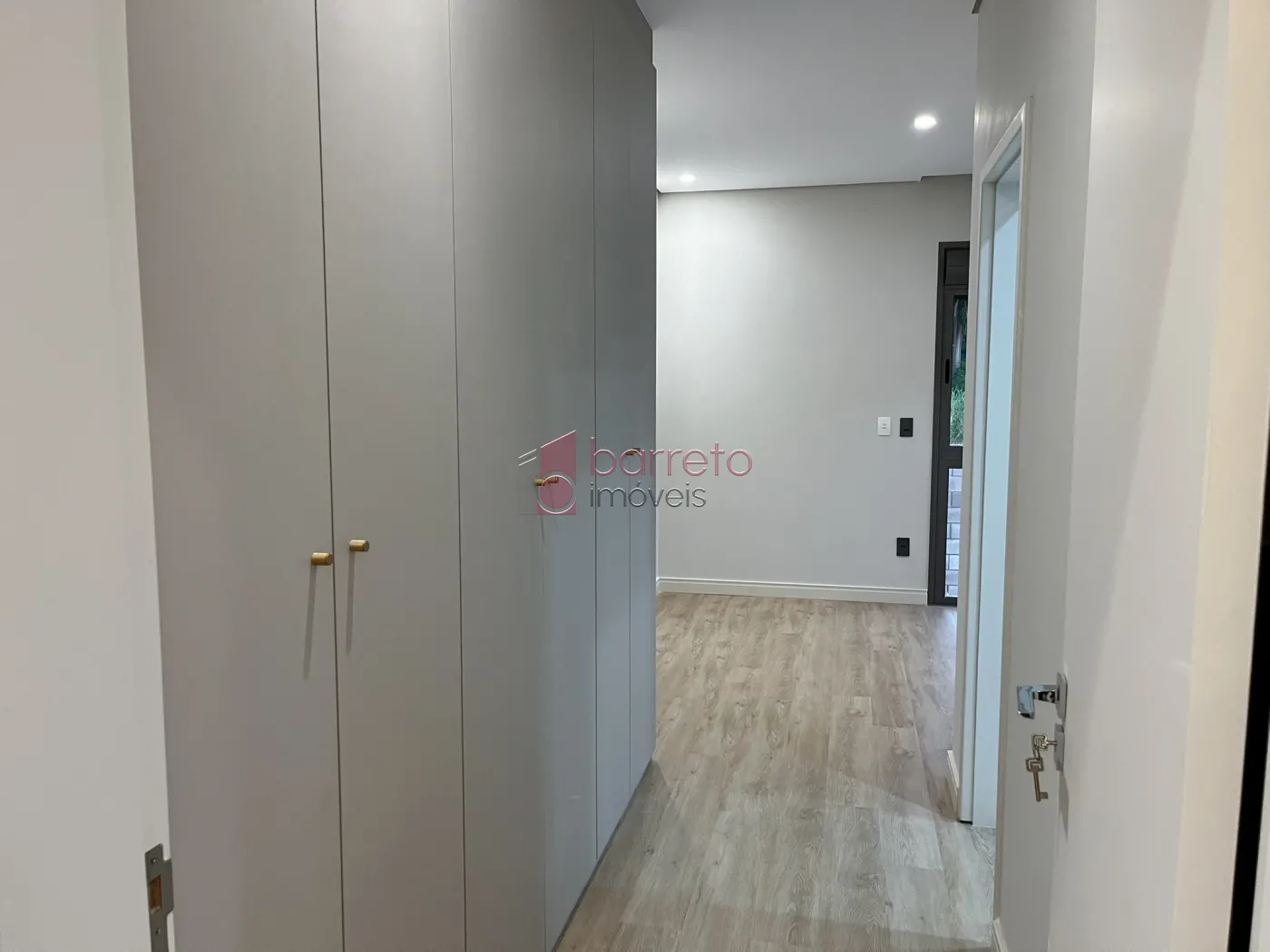 SOBRADO MOBILIADO PARA VENDA E LOCAÇÃO NO CONDOMÍNIO BRISAS DA MATA – JUNDIAÍ/SP