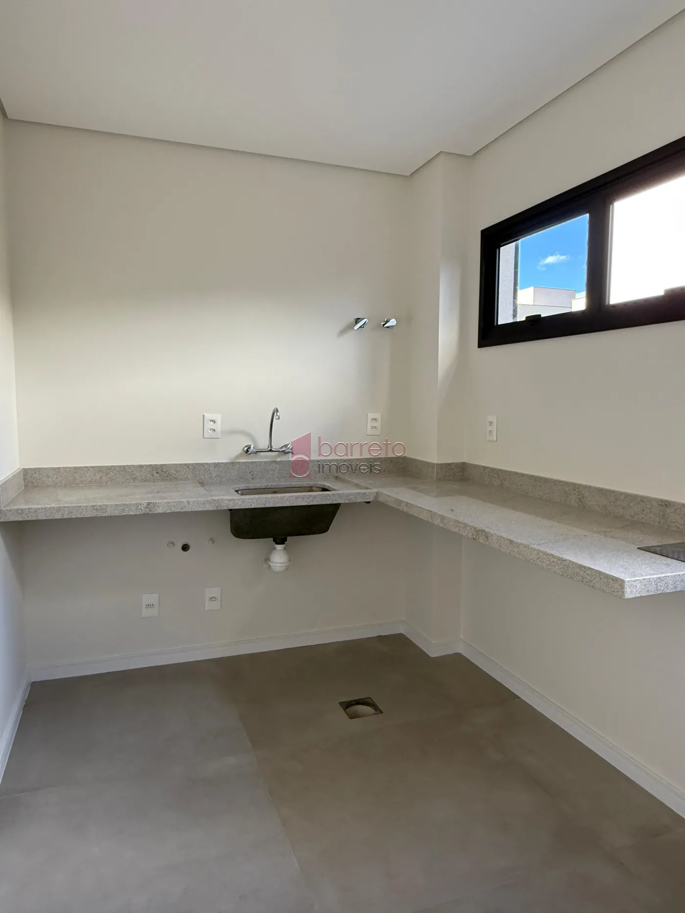 BELÍSSIMA CASA À VENDA NO CONDOMÍNIO BRISAS JUNDIAÍ – JARDIM DAS SAMAMBAIAS