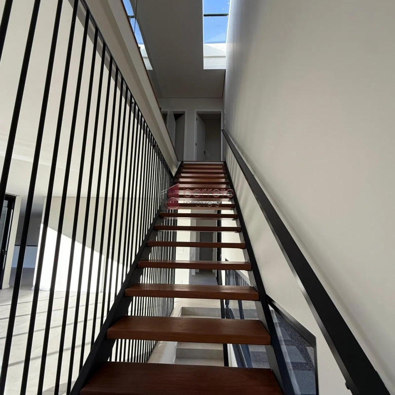 BELÍSSIMA CASA À VENDA NO CONDOMÍNIO BRISAS JUNDIAÍ – JARDIM DAS SAMAMBAIAS