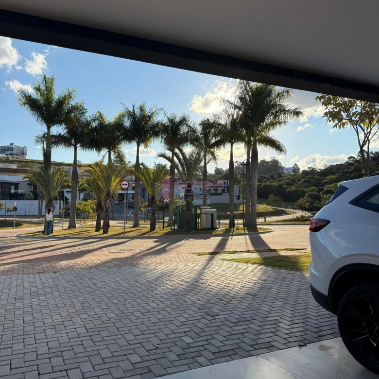 BELÍSSIMA CASA À VENDA NO CONDOMÍNIO BRISAS JUNDIAÍ – JARDIM DAS SAMAMBAIAS