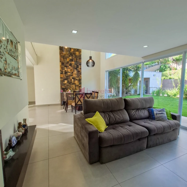 CASA COM 4 SUÍTES À VENDA NO CONDOMÍNIO PORTAL DA COLINA – JUNDIAÍ/SP