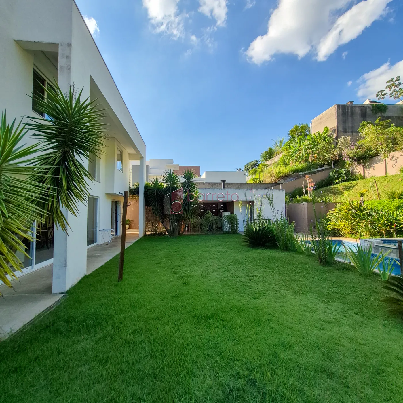 CASA COM 4 SUÍTES À VENDA NO CONDOMÍNIO PORTAL DA COLINA – JUNDIAÍ/SP