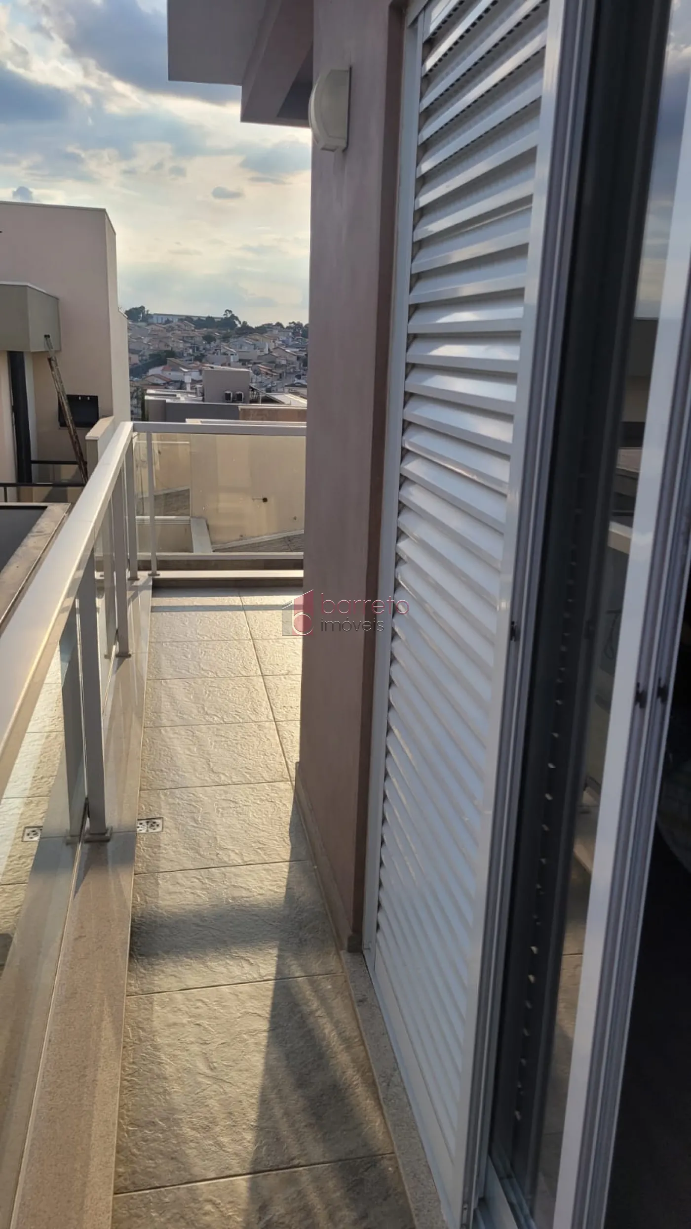 CASA PARA VENDA NO CONDOMÍNIO RESIDENCIAL DOS IPÊS – JUNDIAÍ/SP