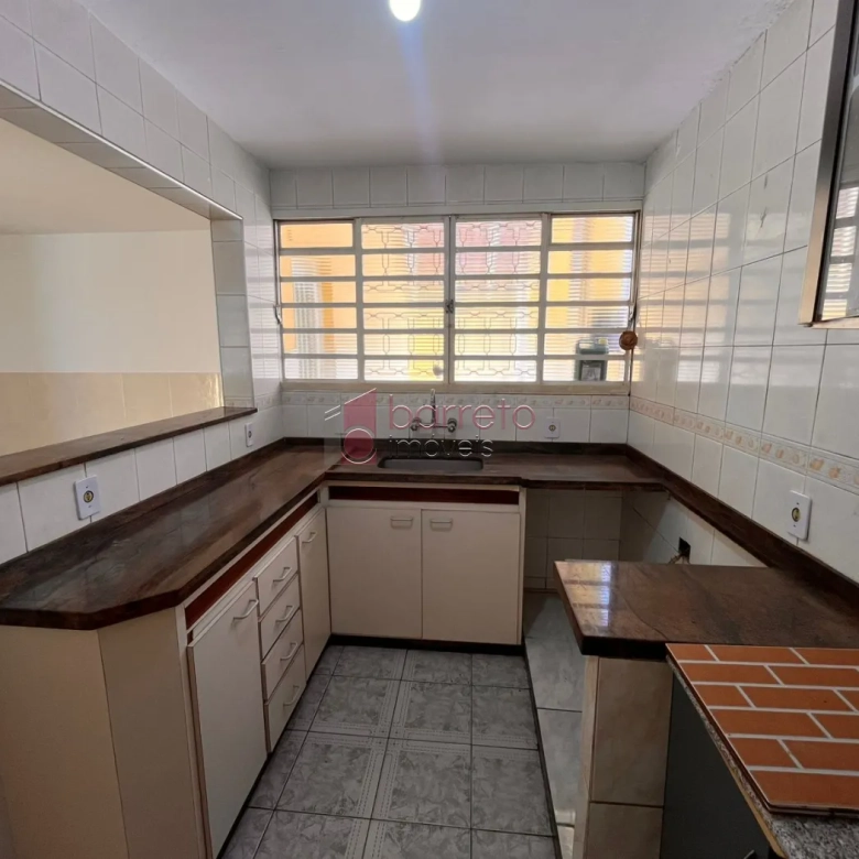 CASA COM EDÍCULA PARA VENDA E LOCAÇÃO NO BAIRRO VILA MARINGÁ – JUNDIAÍ/SP