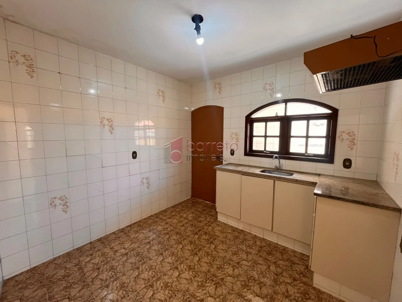 CASA COM EDÍCULA PARA VENDA E LOCAÇÃO NO BAIRRO VILA MARINGÁ – JUNDIAÍ/SP