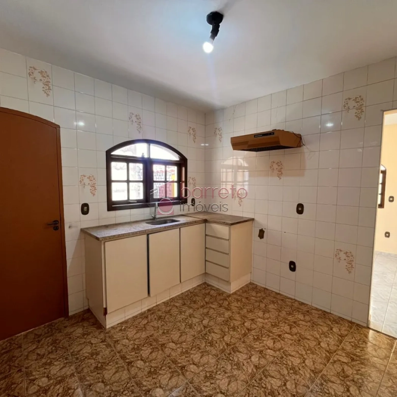 CASA COM EDÍCULA PARA VENDA E LOCAÇÃO NO BAIRRO VILA MARINGÁ – JUNDIAÍ/SP