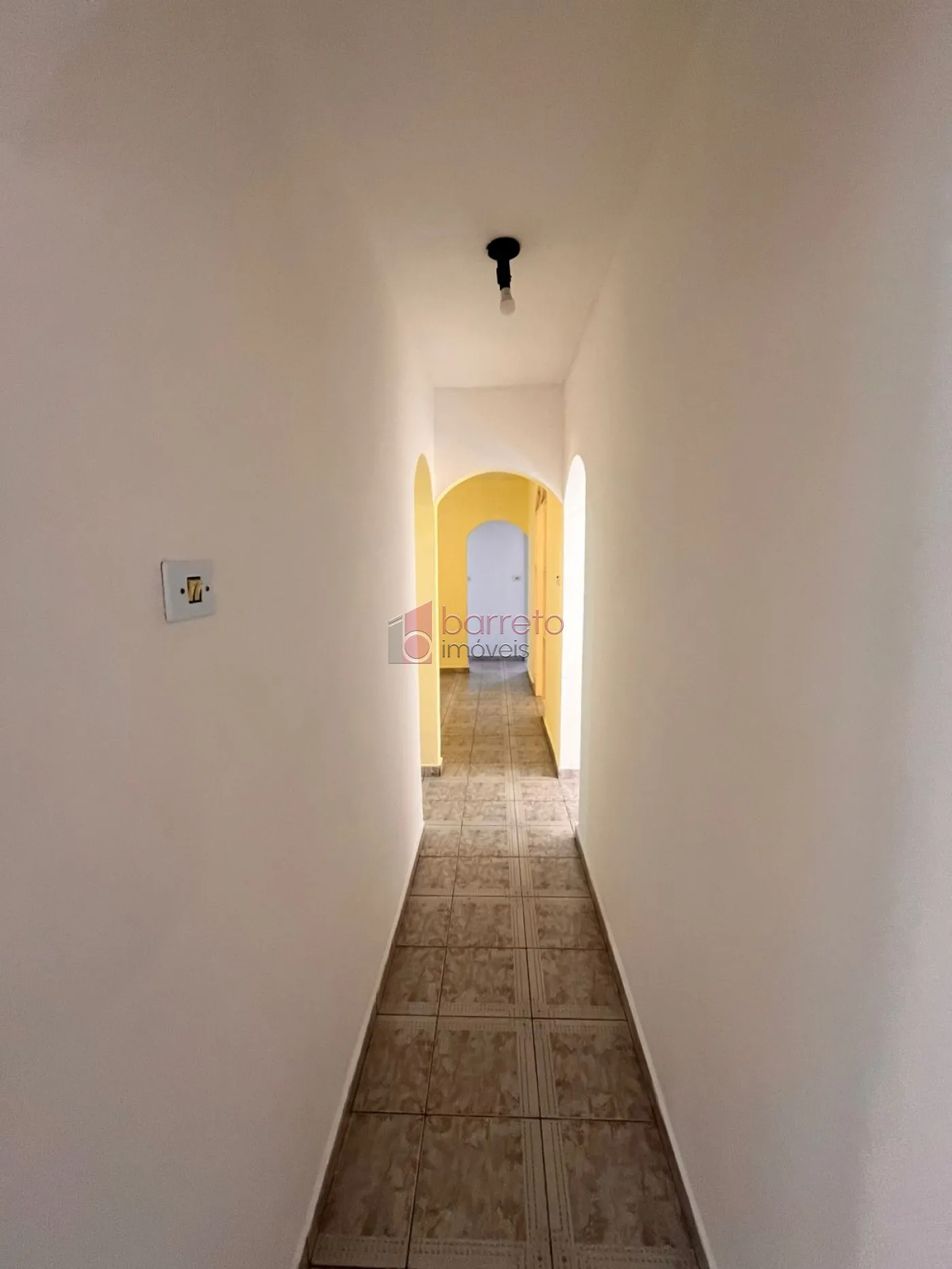 CASA COM EDÍCULA PARA VENDA E LOCAÇÃO NO BAIRRO VILA MARINGÁ – JUNDIAÍ/SP
