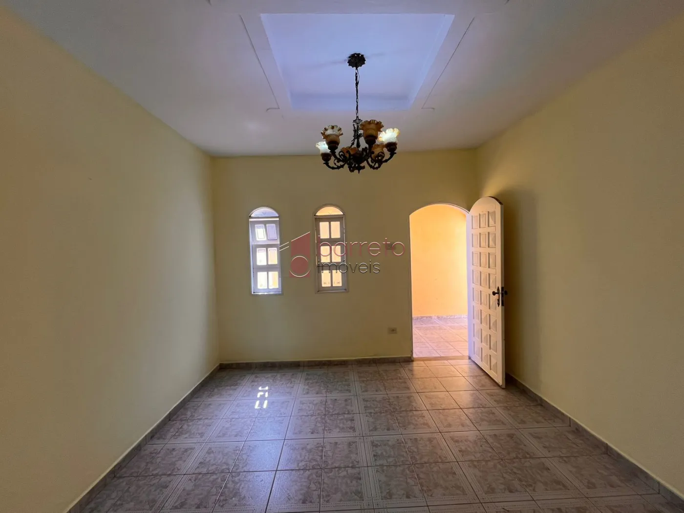 CASA COM EDÍCULA PARA VENDA E LOCAÇÃO NO BAIRRO VILA MARINGÁ – JUNDIAÍ/SP
