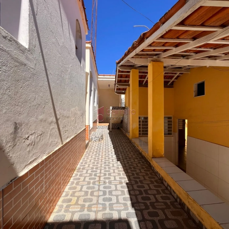 CASA COM EDÍCULA PARA VENDA E LOCAÇÃO NO BAIRRO VILA MARINGÁ – JUNDIAÍ/SP