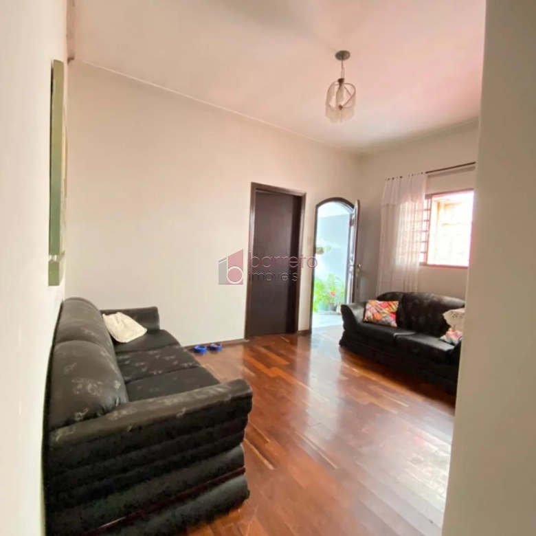 CASA COM 02 DORMITÓRIOS À VENDA NO BAIRRO VIANELO EM JUNDIAÍ/SP