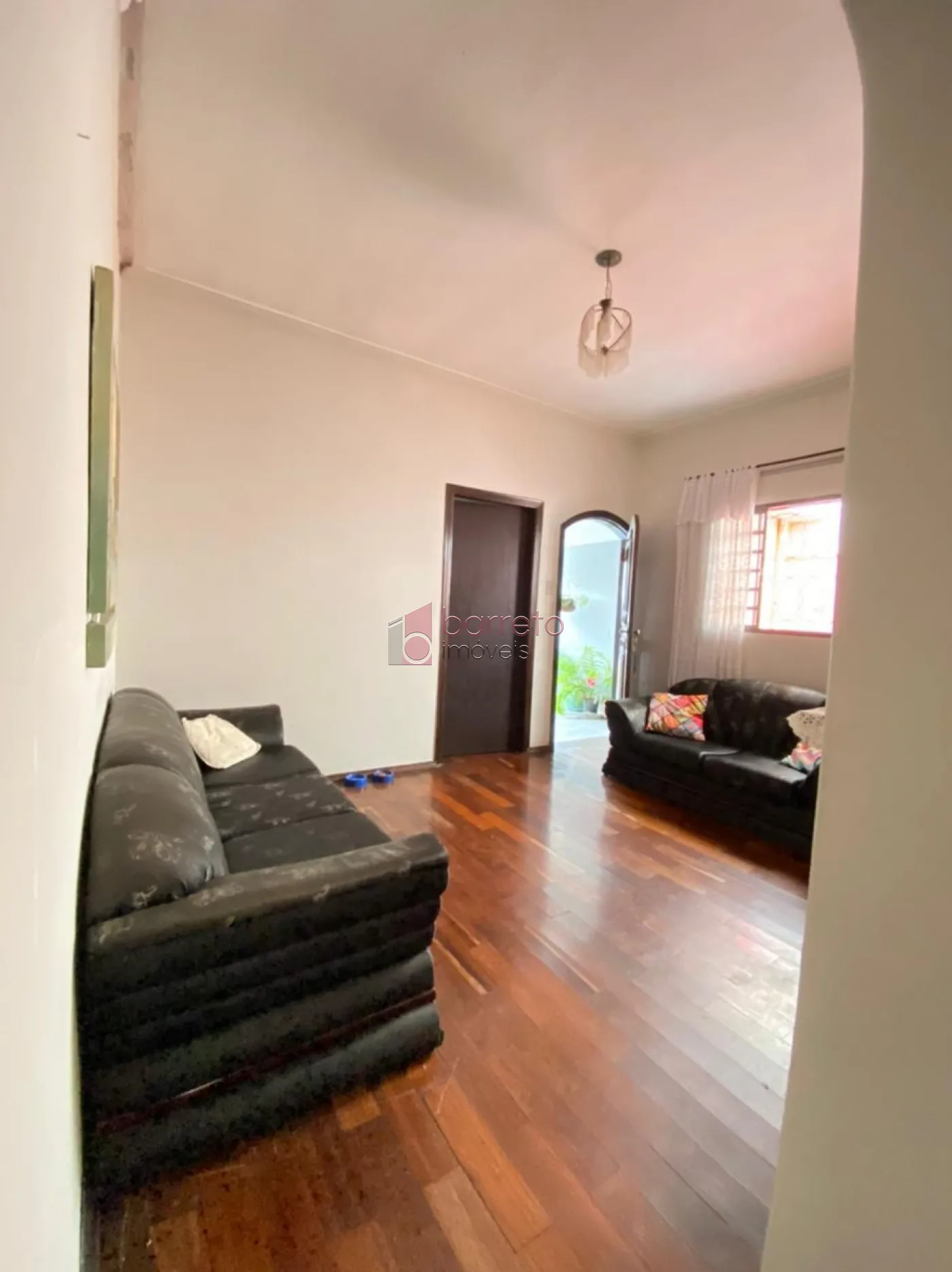 CASA COM 02 DORMITÓRIOS À VENDA NO BAIRRO VIANELO EM JUNDIAÍ/SP