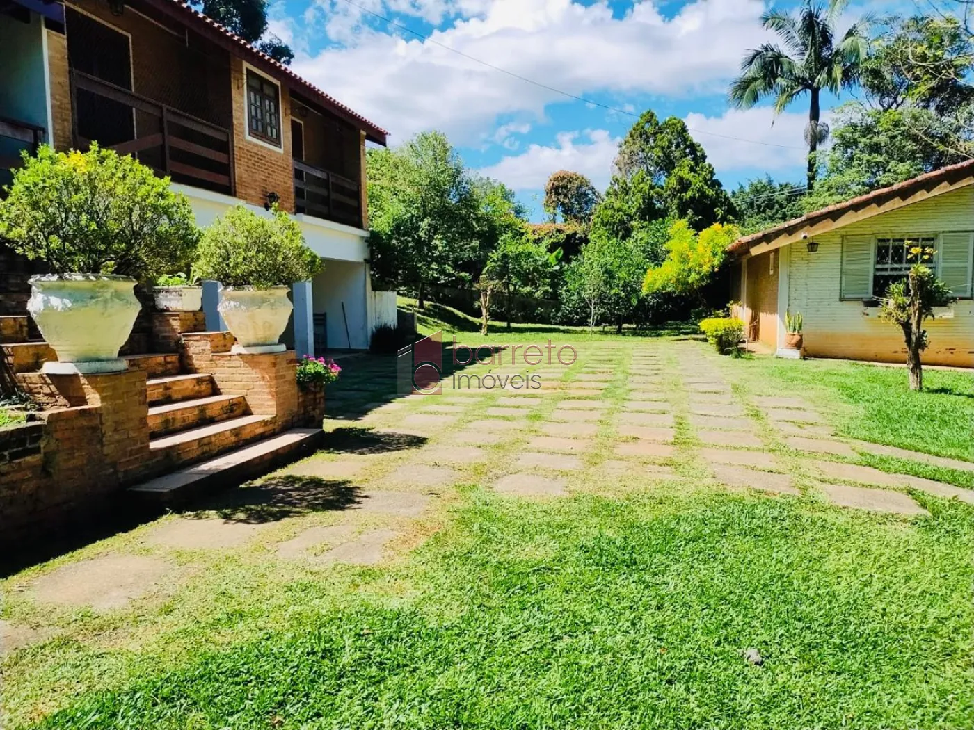 CHÁCARA COM 04 SUÍTES À VENDA NO BAIRRO CAXAMBU – JUNDIAÍ/SP