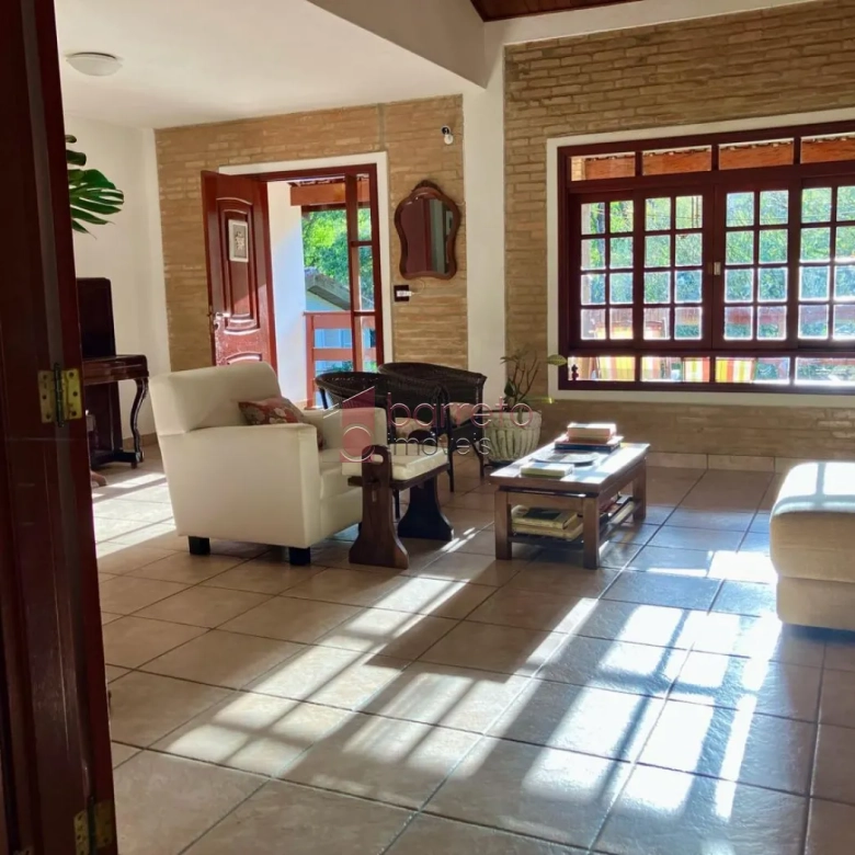 CHÁCARA COM 04 SUÍTES À VENDA NO BAIRRO CAXAMBU – JUNDIAÍ/SP