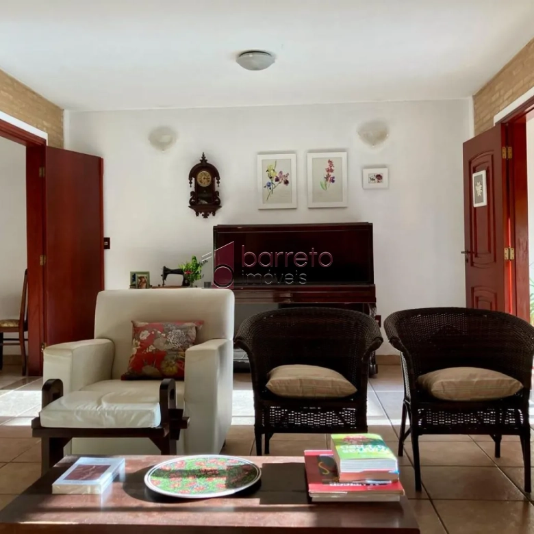 CHÁCARA COM 04 SUÍTES À VENDA NO BAIRRO CAXAMBU – JUNDIAÍ/SP