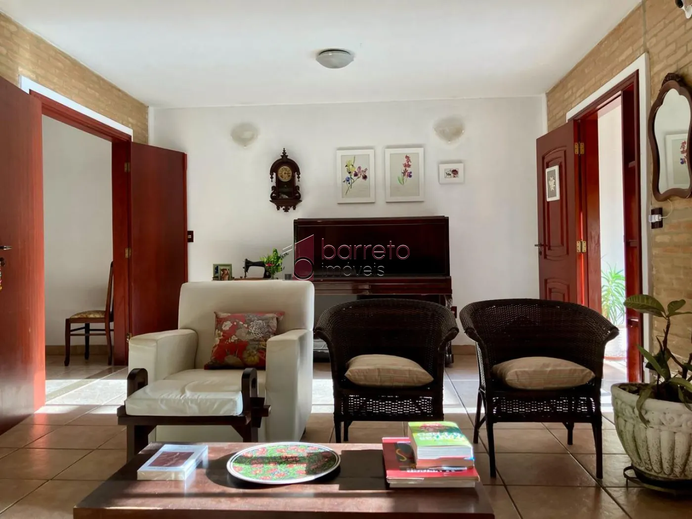 CHÁCARA COM 04 SUÍTES À VENDA NO BAIRRO CAXAMBU – JUNDIAÍ/SP