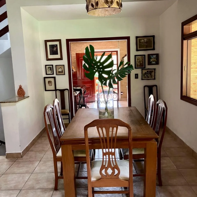CHÁCARA COM 04 SUÍTES À VENDA NO BAIRRO CAXAMBU – JUNDIAÍ/SP