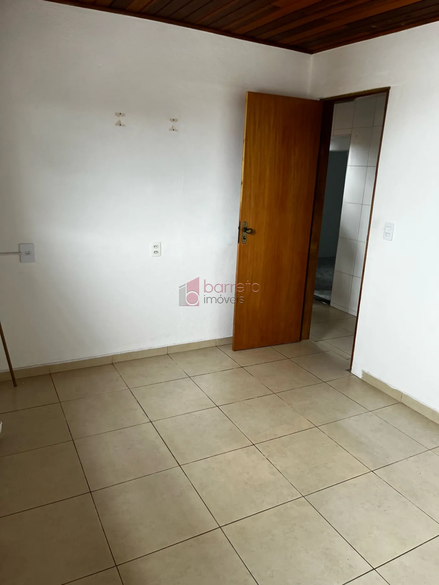 SALÃO COMERCIAL E CASAS PARA VENDA NO BAIRRO HORTOLÂNDIA – JUNDIAÍ/SP