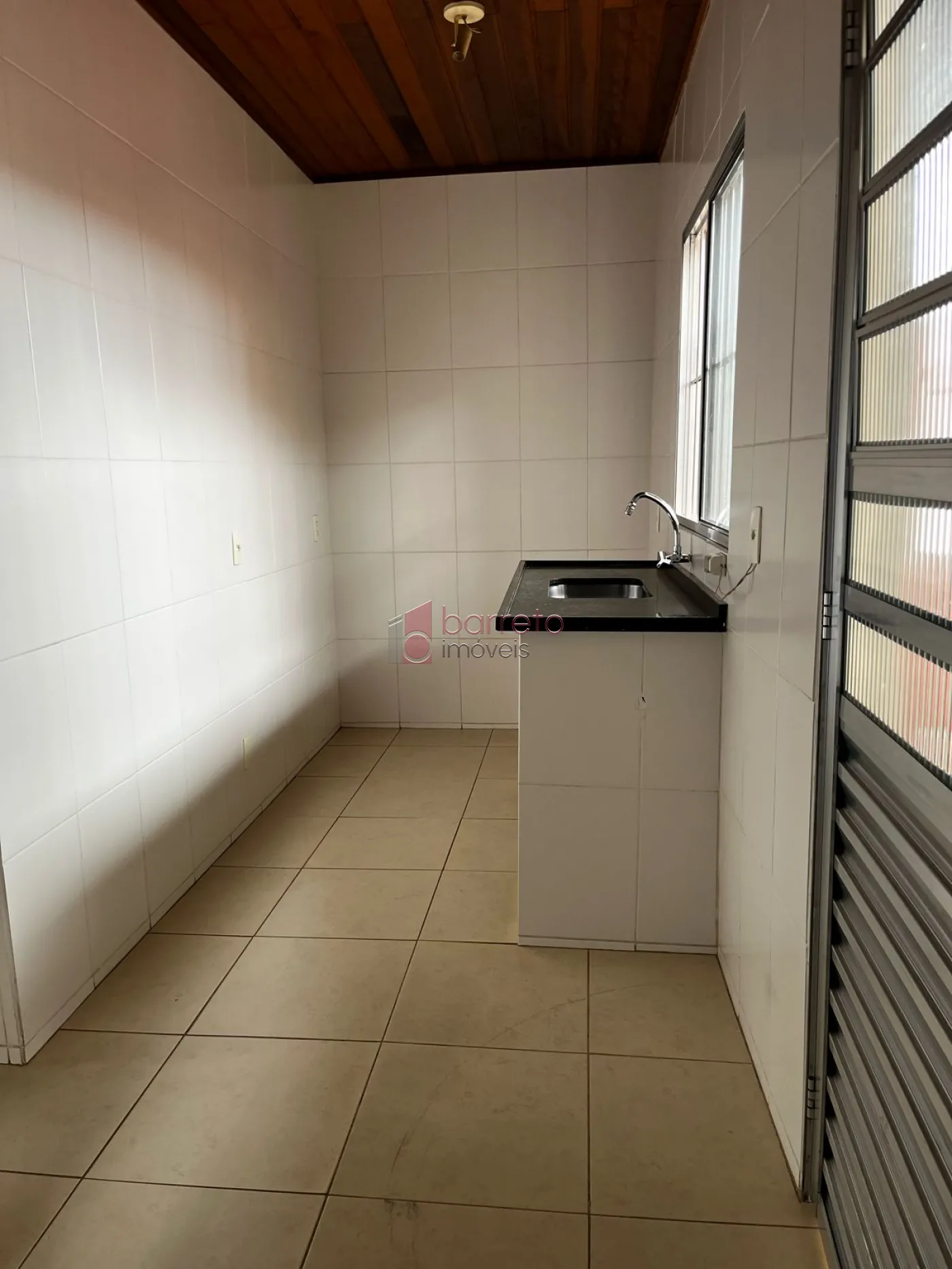 SALÃO COMERCIAL E CASAS PARA VENDA NO BAIRRO HORTOLÂNDIA – JUNDIAÍ/SP