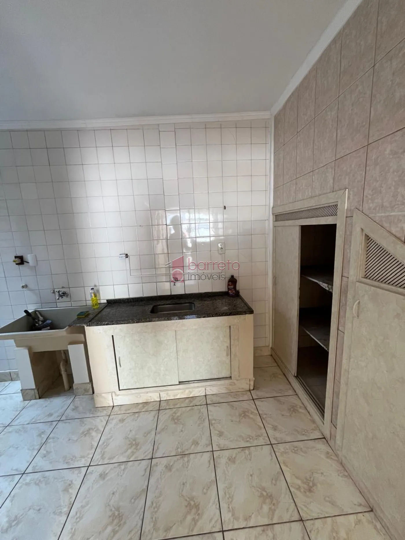 SALÃO COMERCIAL E CASAS PARA VENDA NO BAIRRO HORTOLÂNDIA – JUNDIAÍ/SP