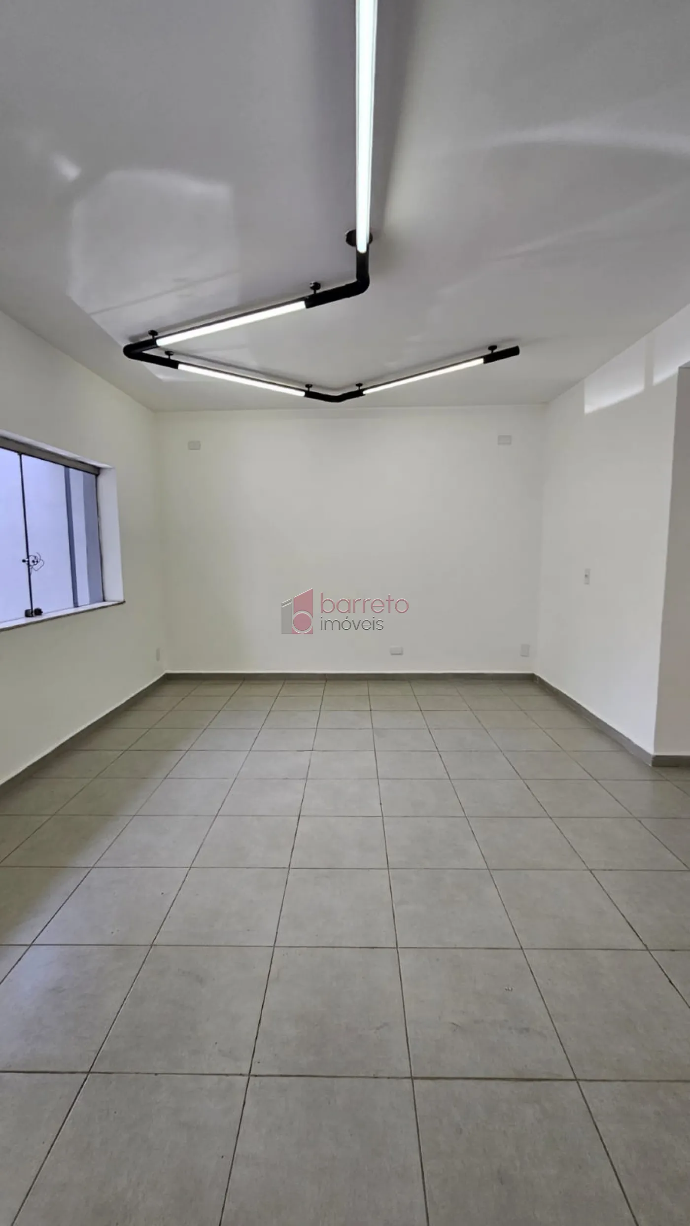 PRÉDIO COMERCIAL COM EDÍCULA NO CENTRO – JUNDIAÍ/SP
